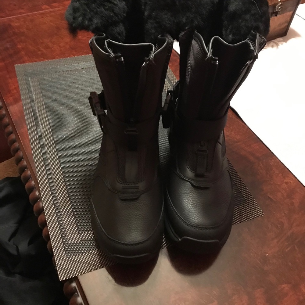 Ugg Tahoe Boots 8.5 NWT
